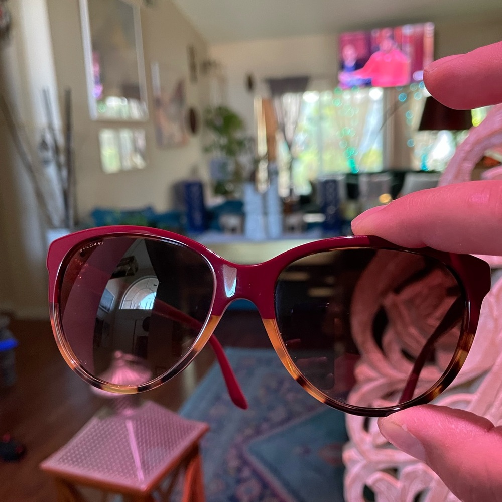 Bvlgari Sunglasses with case - Picture 16 of 16